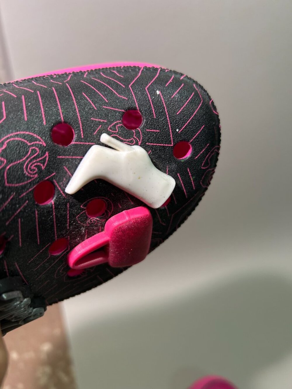 Crocs x Barbie Limited Edition Crush Clog — Size W7 - Picture 5 of 6